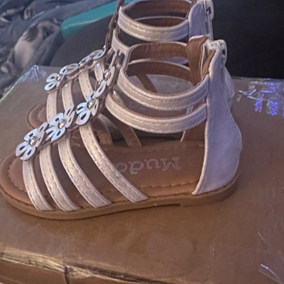 Mudd Kids Floral Sandals - Cream and Tan - Picture 2 of 3